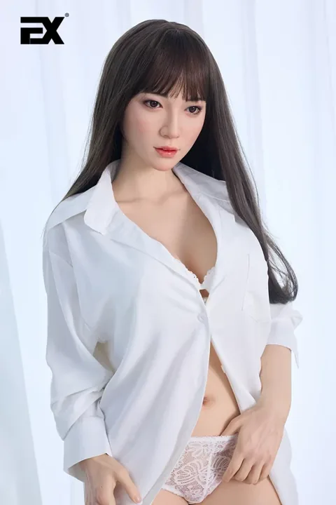 Kana lady — source product photograph